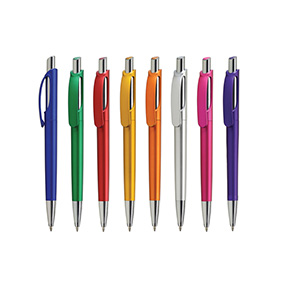 Pildspalva ar logo